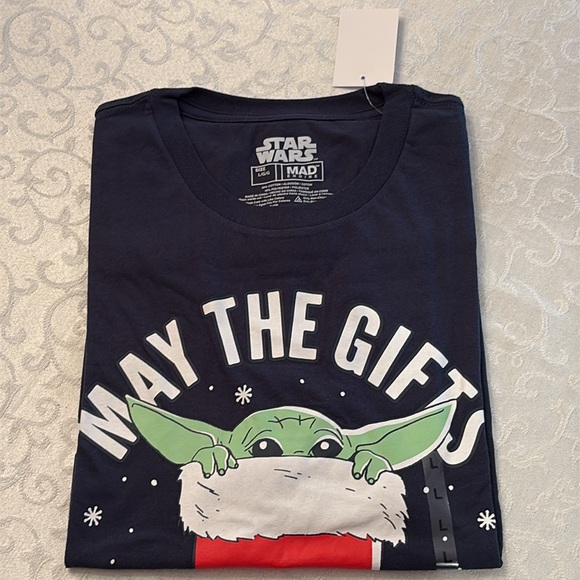 Star Wars Holiday T-Shirts Bundle of 2 - Picture 4 of 10
